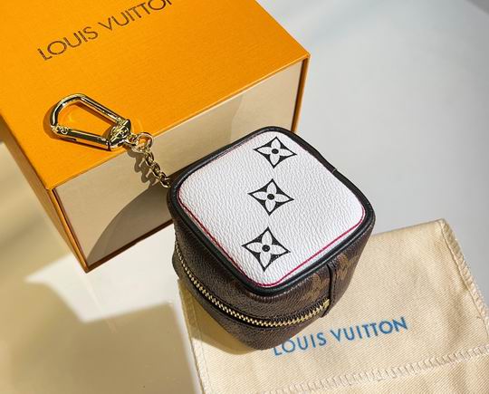 LV keyring 03lyh92